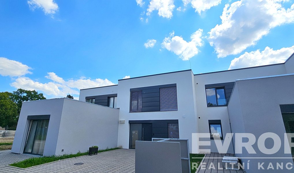 Prodej domu 121 m² s pozemkem 227 m², Sezemice – náhled fotky 5