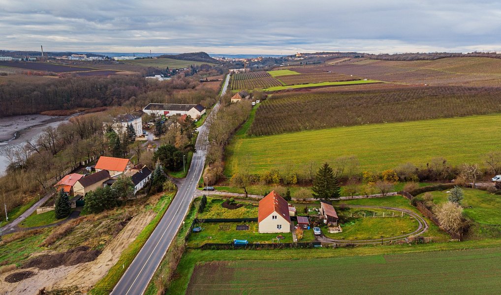 Prodej stavebního pozemku 838 m², Slaný – náhled fotky 8