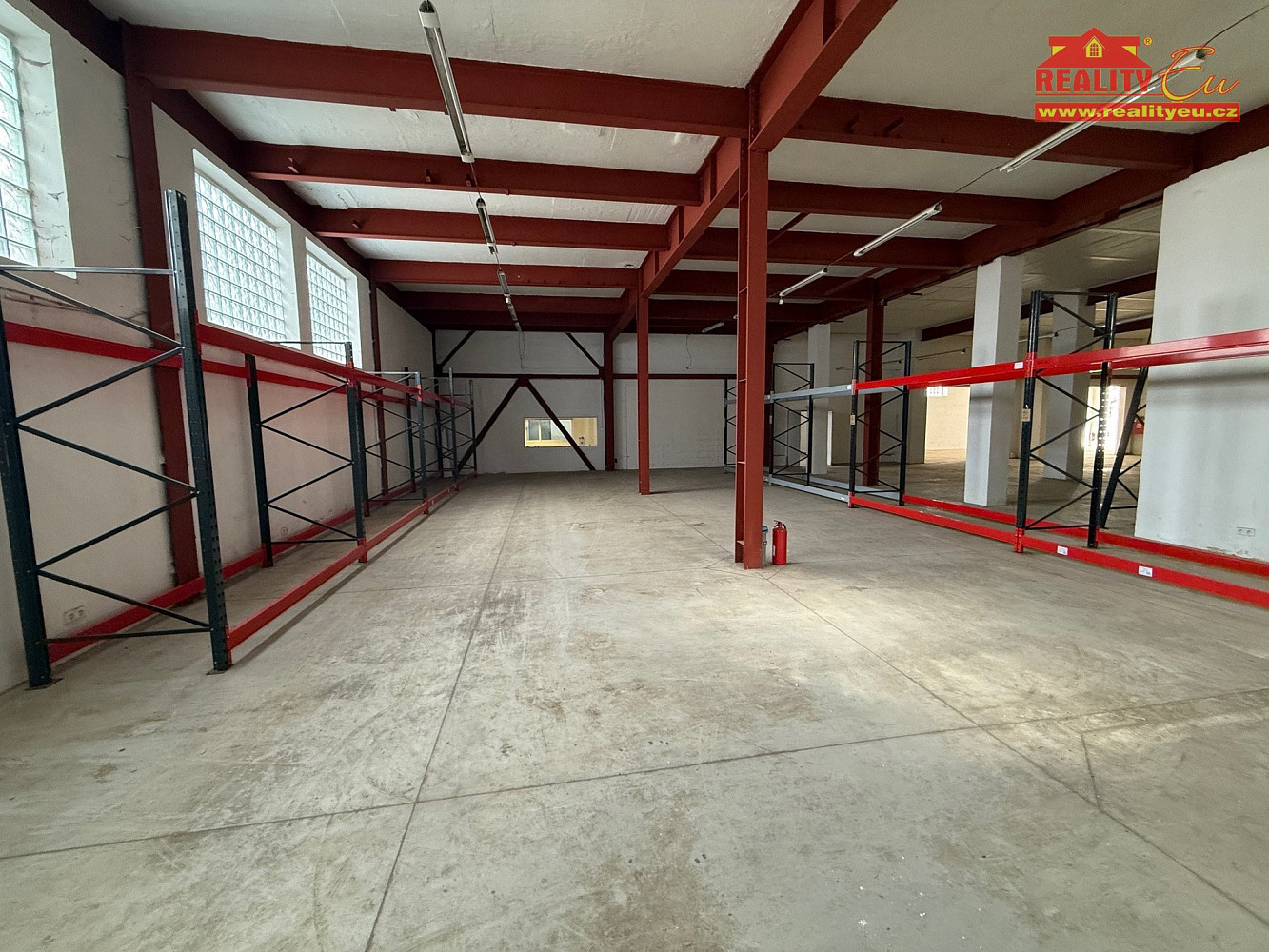 Pronájem skladovacích prostor 850 m² – fotografie 2