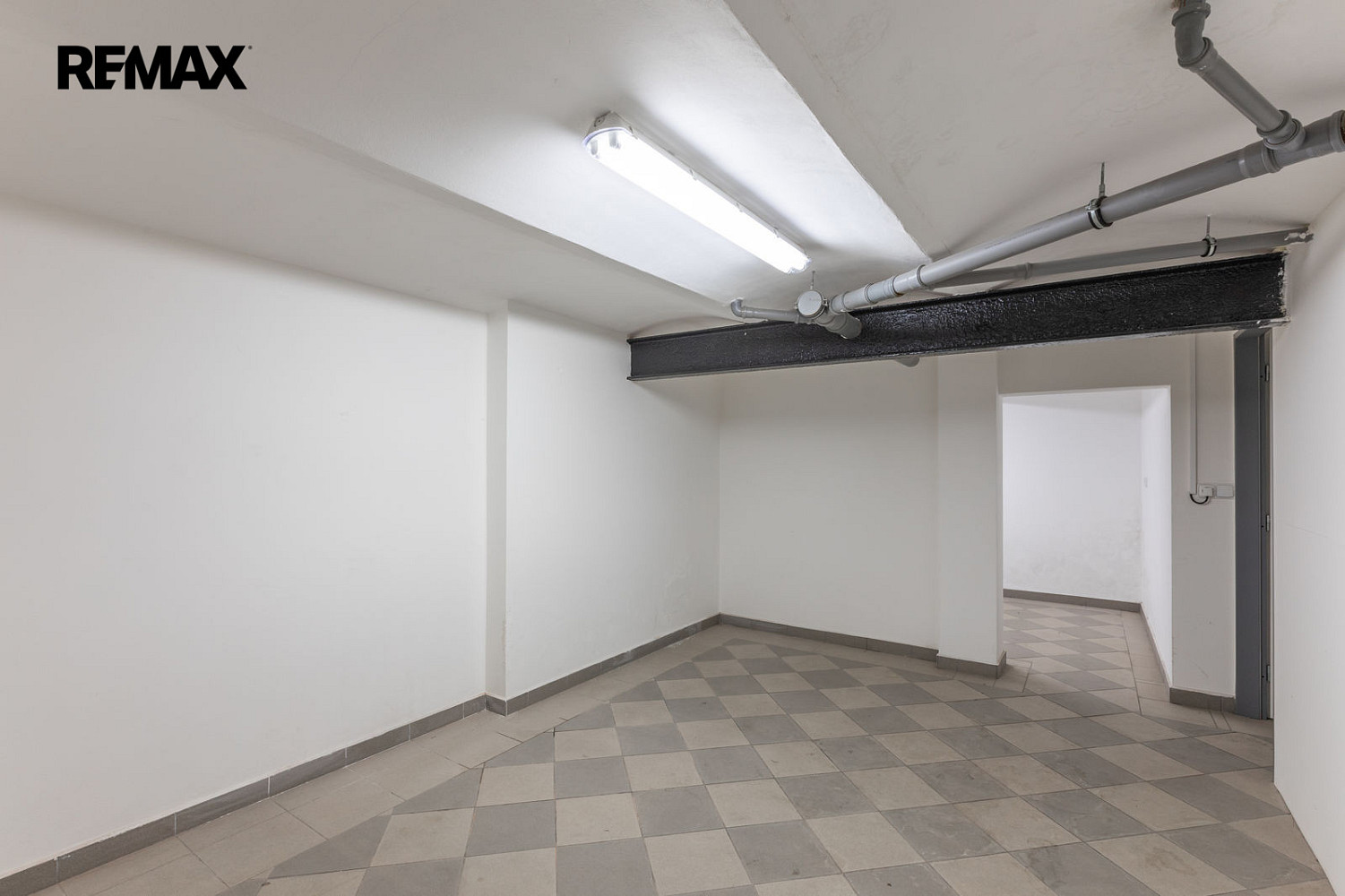 Pronájem komerčního objektu (jiného typu) 70 m² – fotografie 4