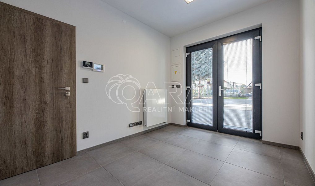 Pronájem kanceláře 27 m², Praha – náhled fotky 2