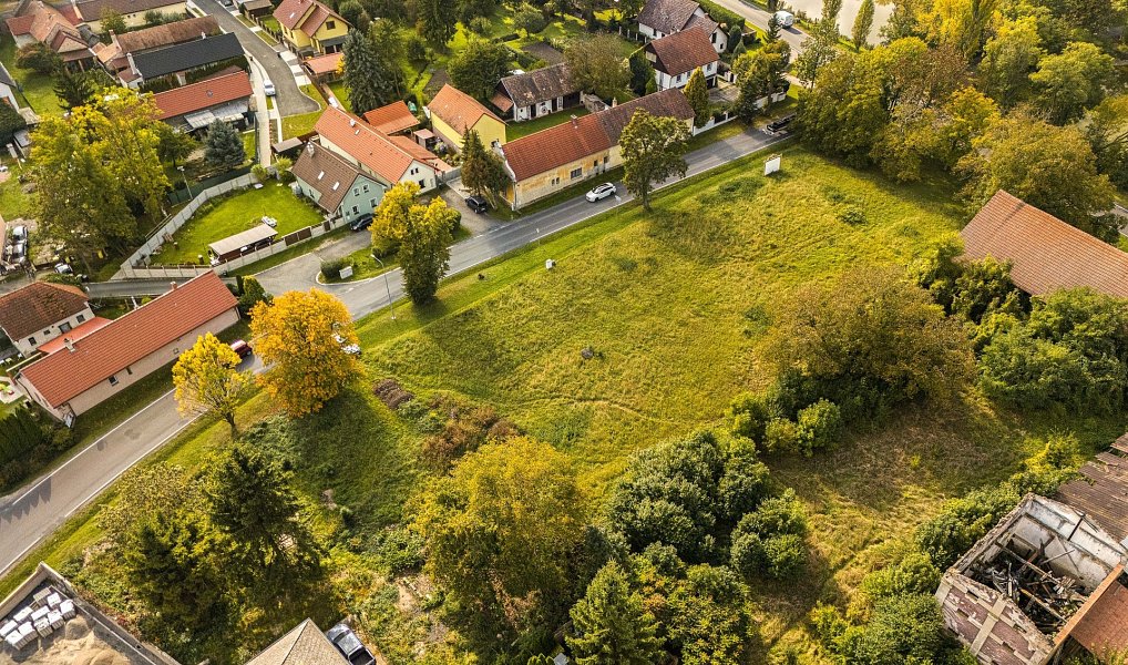 Prodej stavebního pozemku 647 m², Bobnice – náhled fotky 3