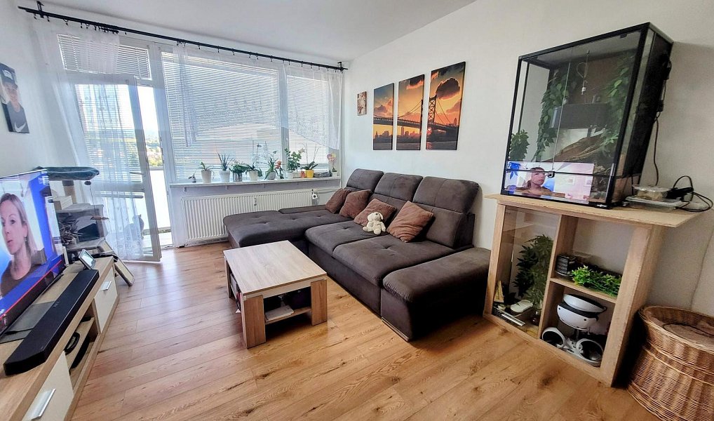 Pronájem bytu 3+1 78 m², Liberec – náhled fotky 2