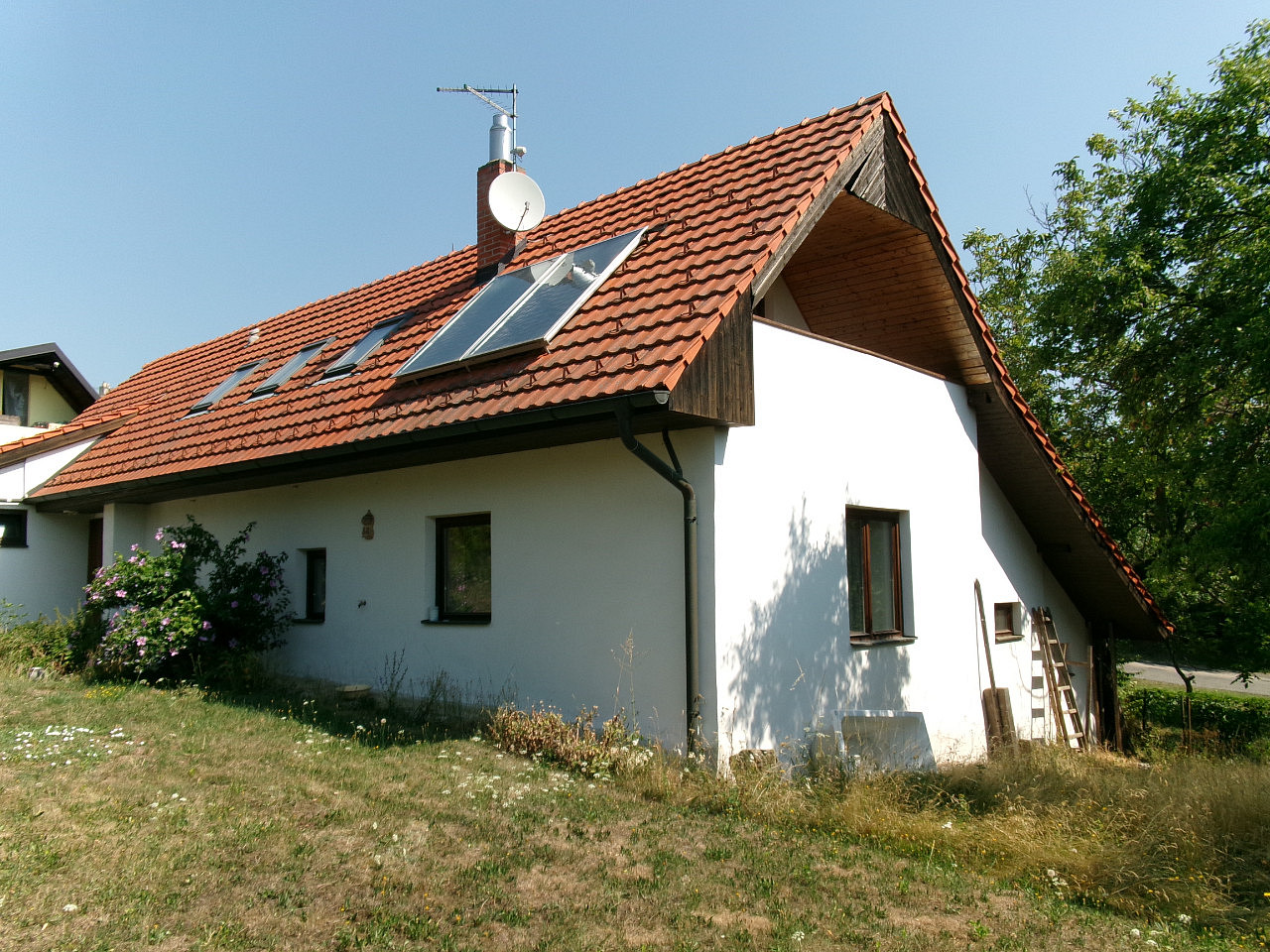 Prodej domu 130 m² s pozemkem 835 m² – fotografie 2