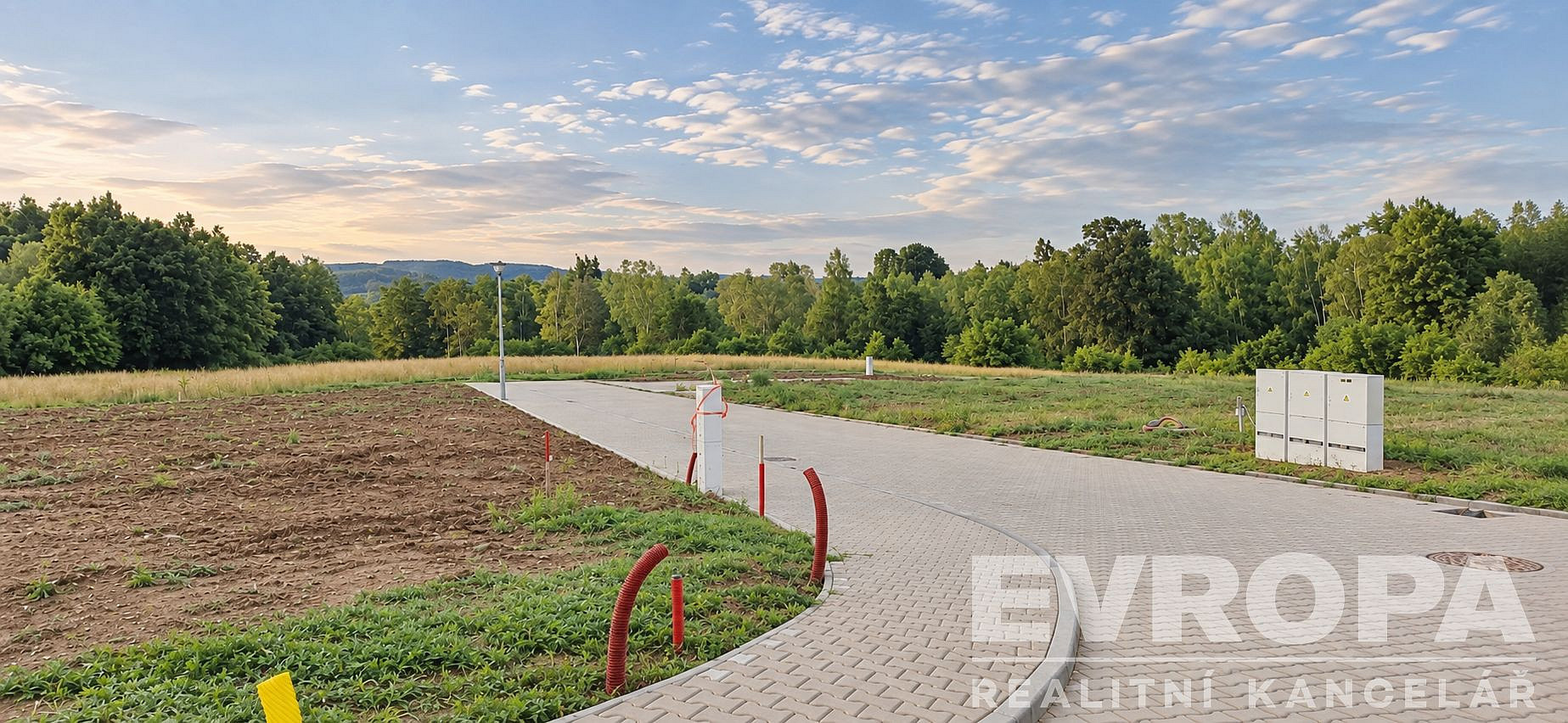 Prodej stavebního pozemku 1 353 m² – fotografie 4