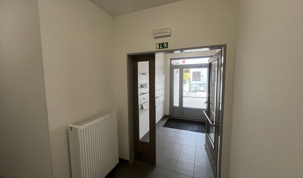 Pronájem bytu 4+kk 85 m², Praha – náhled fotky 22