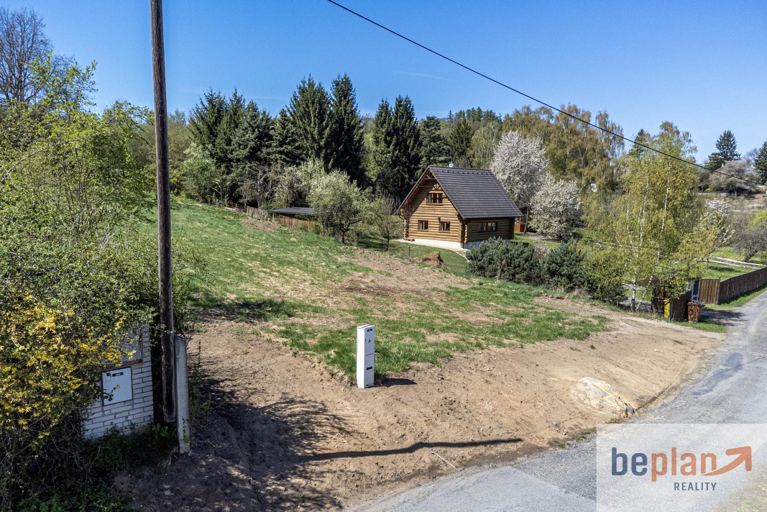 Prodej stavebního pozemku 886 m² – fotografie 4