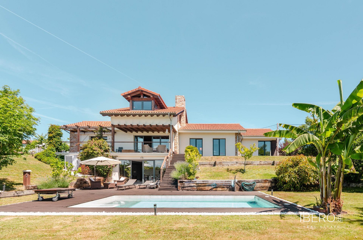 Prodej domu 385 m² s pozemkem 385 m²