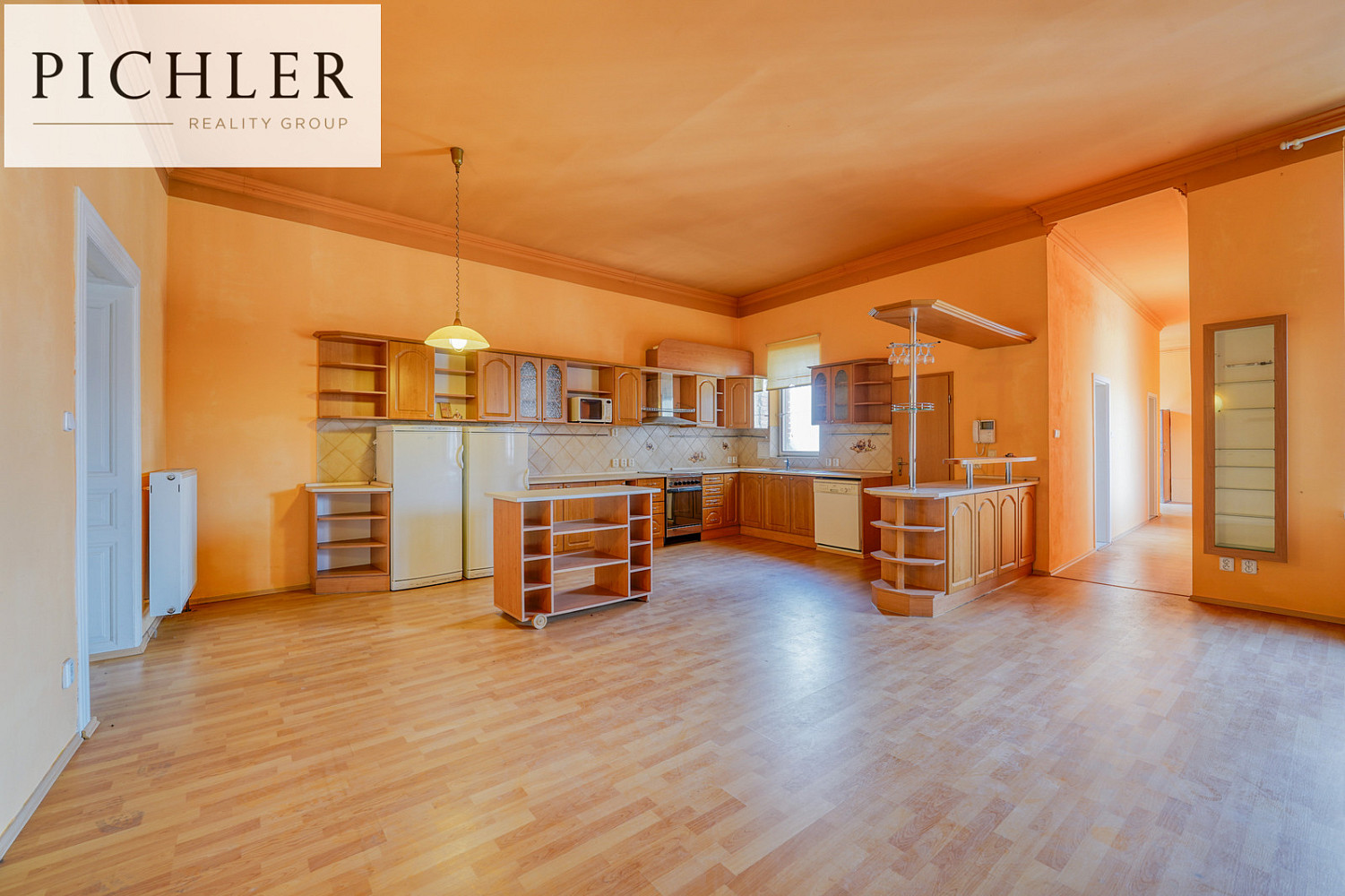 Prodej nájemního domu, činžáku 1 100 m² — photo 3