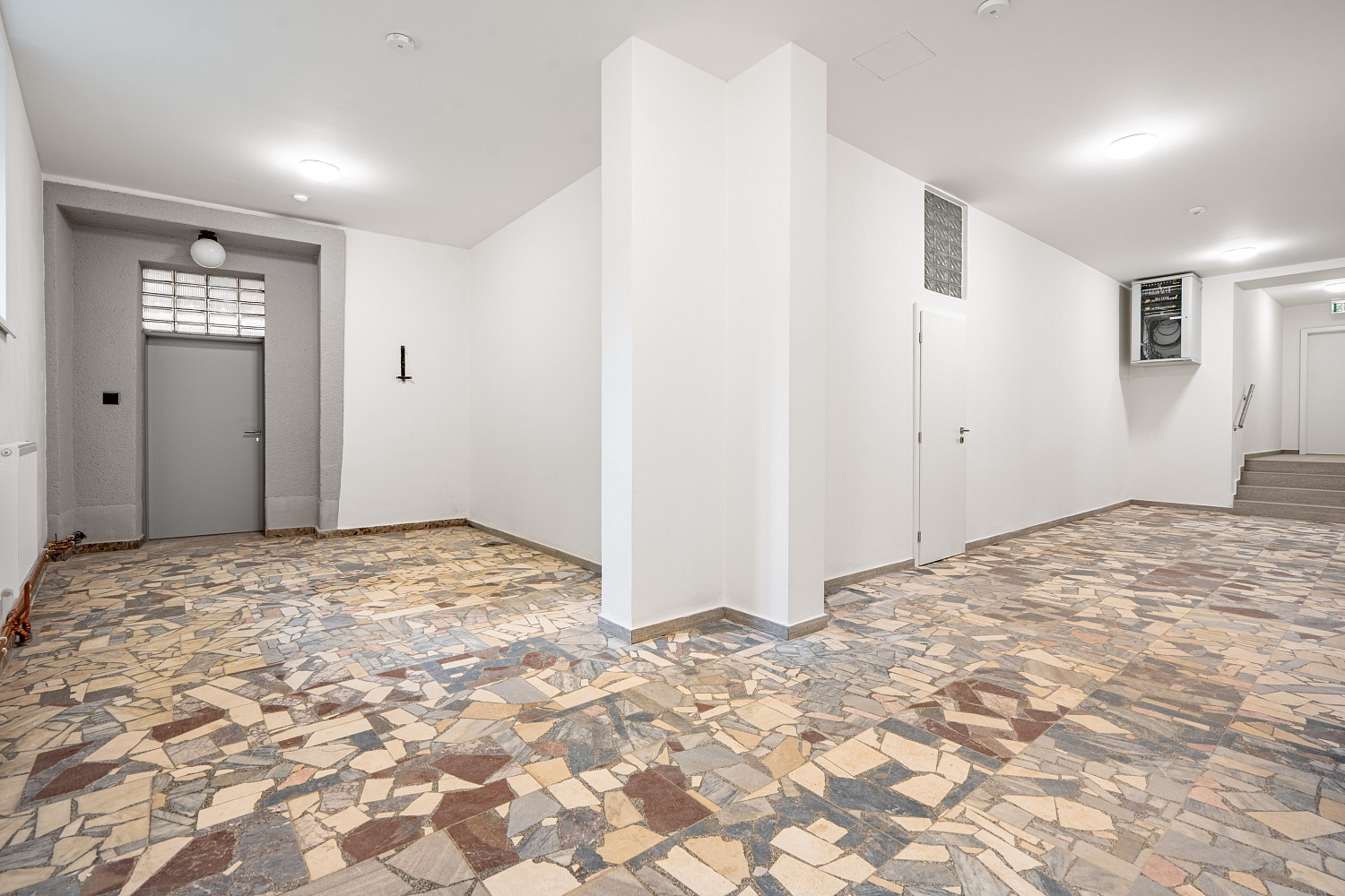 Pronájem komerčního objektu (jiného typu) 114 m² – fotografie 4