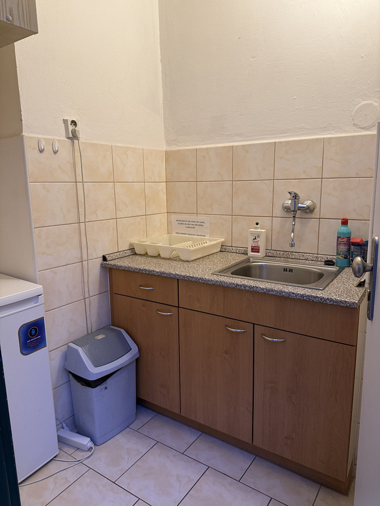 Pronájem kanceláře 17 m² - Widok 4