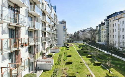 Pronájem bytu 2+kk 62 m², Korunní, Praha 10 - Vinohrady, okres Praha