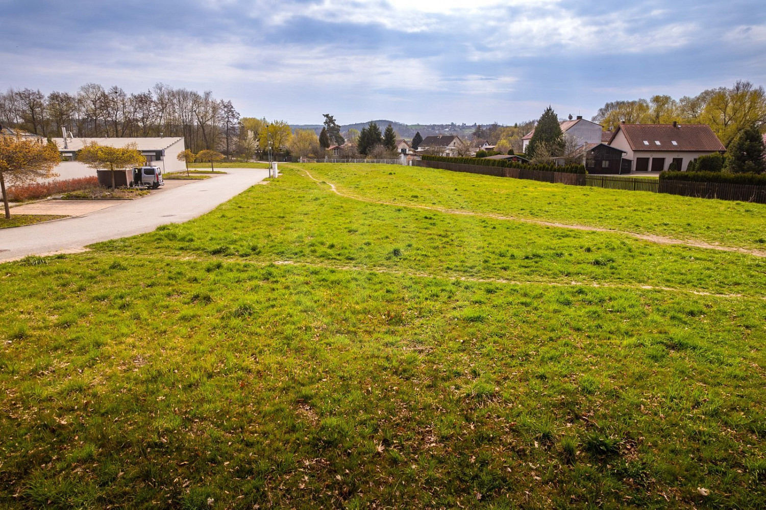 Prodej stavebního pozemku 863 m² – fotografie 4