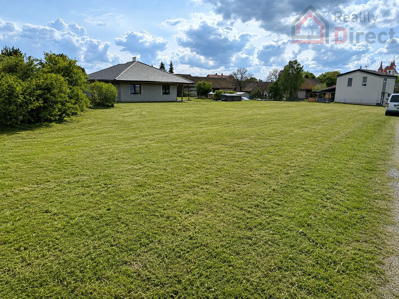 Prodej stavebního pozemku 1 096 m² - View 2