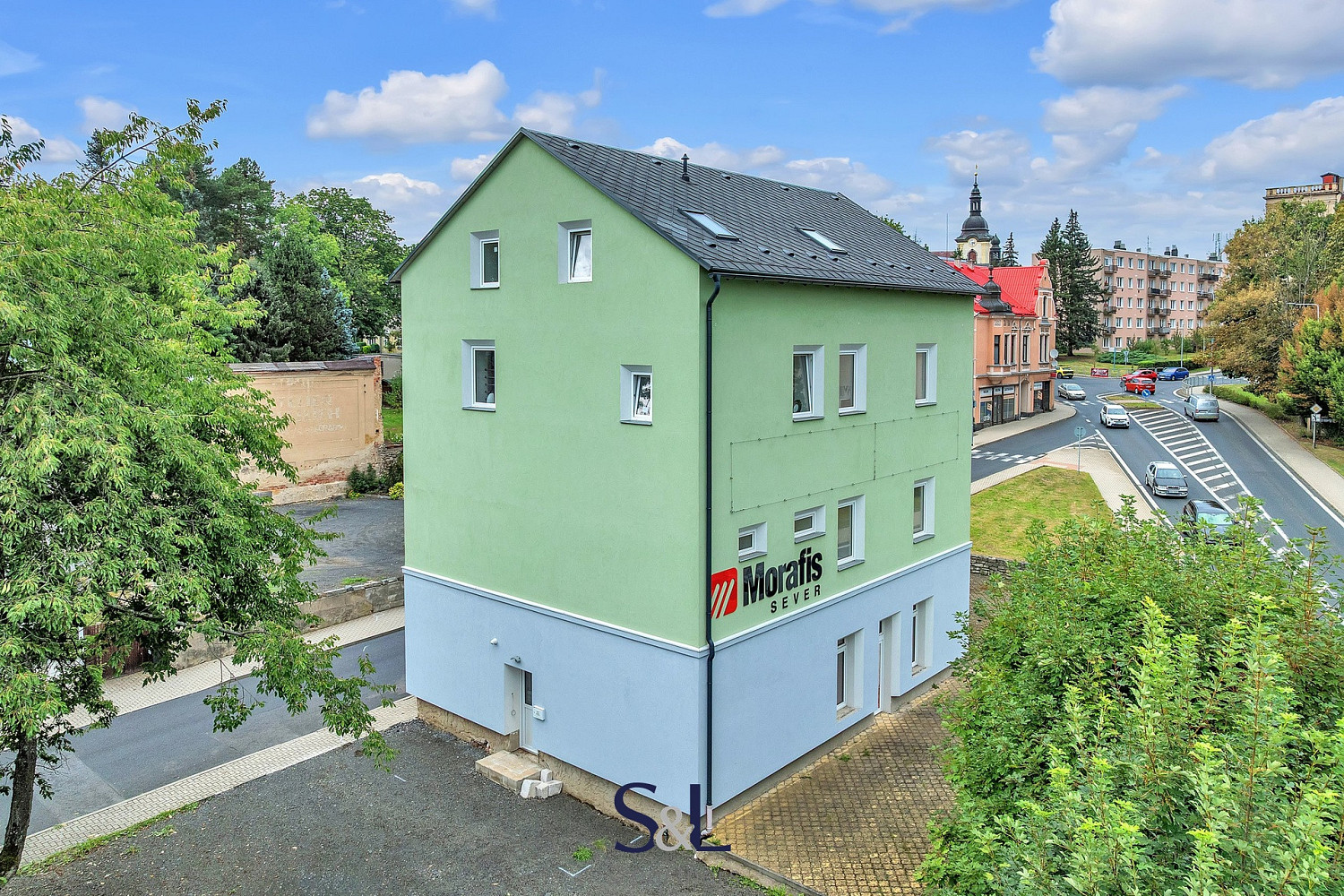 Prodej nájemního domu, činžáku 325 m²