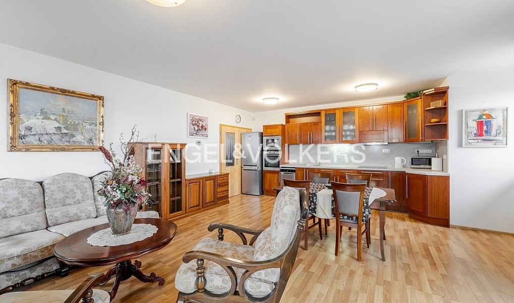 Pronájem bytu 3+kk 110 m², Praha – náhled fotky 2