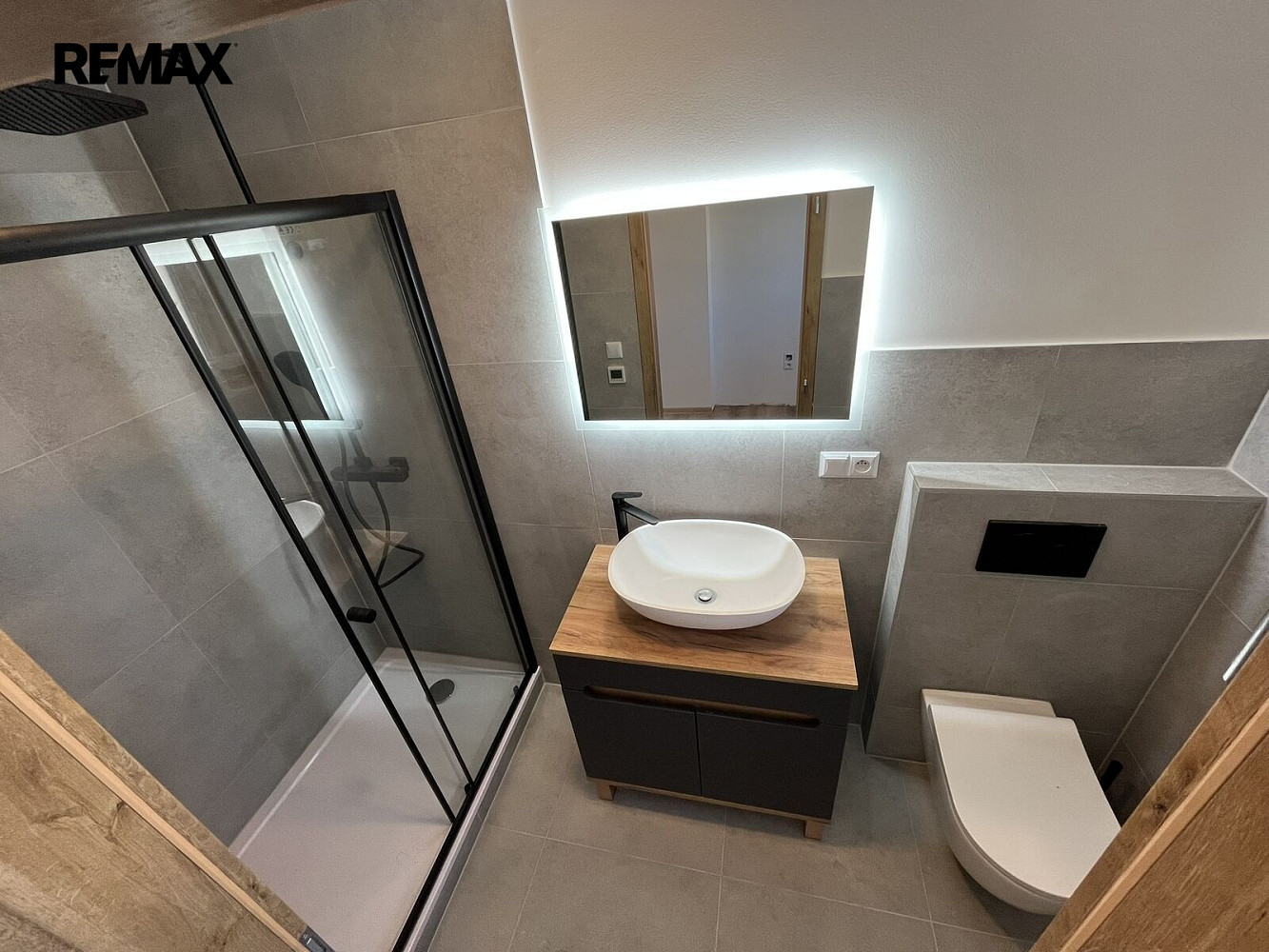 Pronájem bytu 1+kk 34 m² – fotografie 3