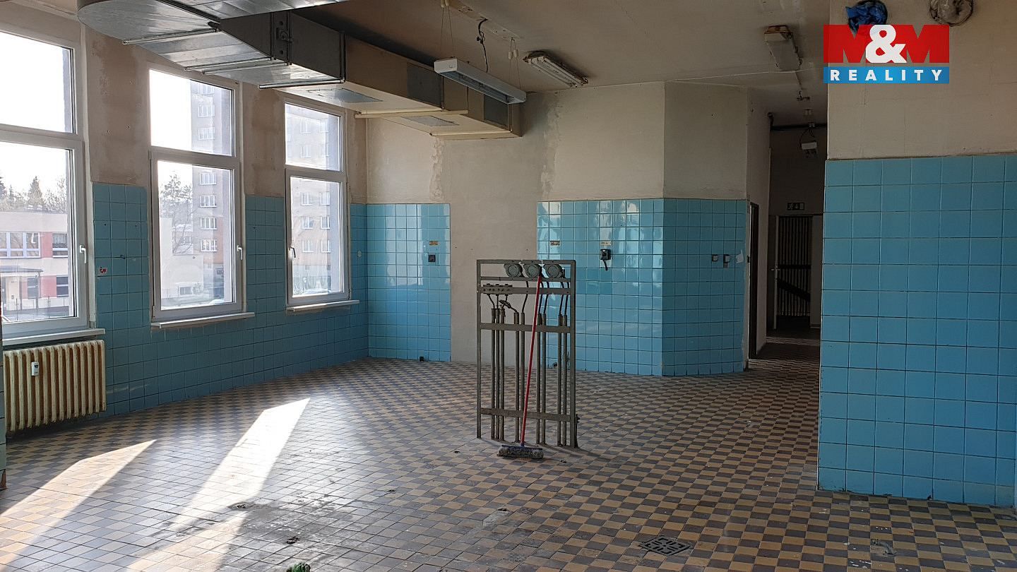 Pronájem obchodních prostor 140 m² – fotografie 3