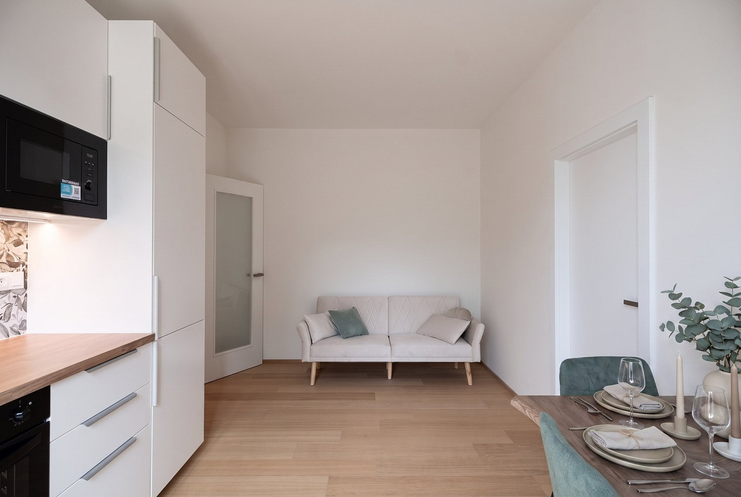 Pronájem bytu 2+kk 42 m² – fotografie 2