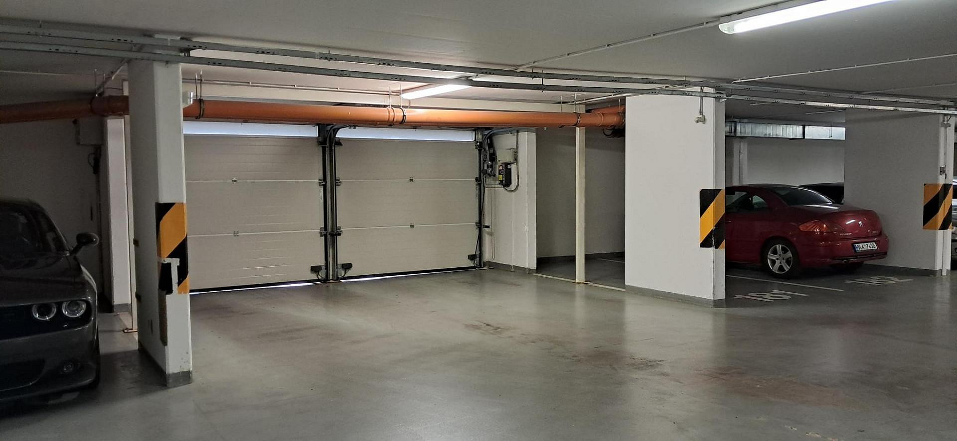 Prodej parkovacích stání, 2 x 11,5m2, Názovská, Strašnice – fotografie 3