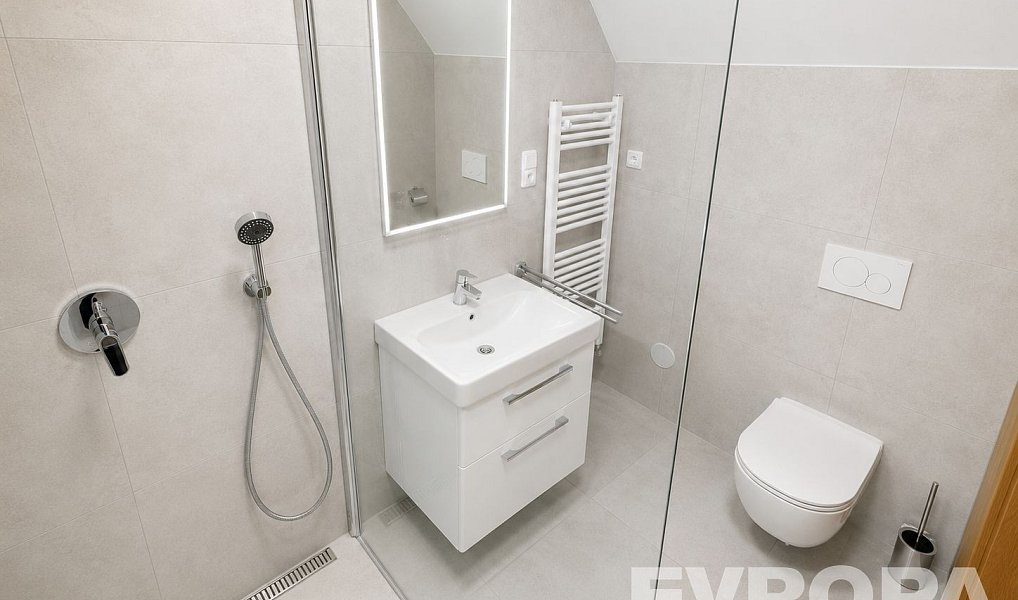 Pronájem domu 350 m² s pozemkem 534 m², Průhonice – náhled fotky 9