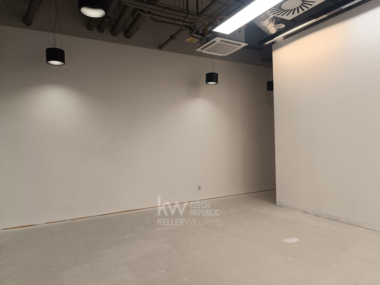 Pronájem obchodních prostor 36 m² — photo 5