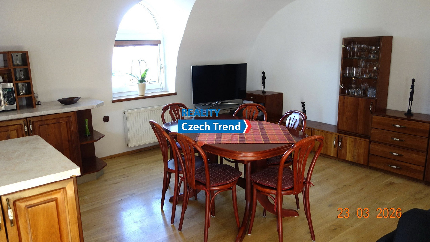 Pronájem bytu 2+kk 67 m² – pohled 2