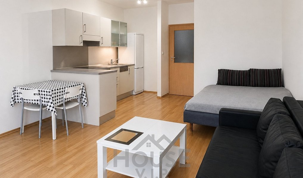 Prodej bytu 1+kk 35 m², Praha – fotka 1 z 8