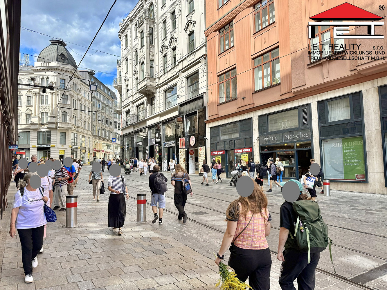 Pronájem obchodních prostor 212 m²