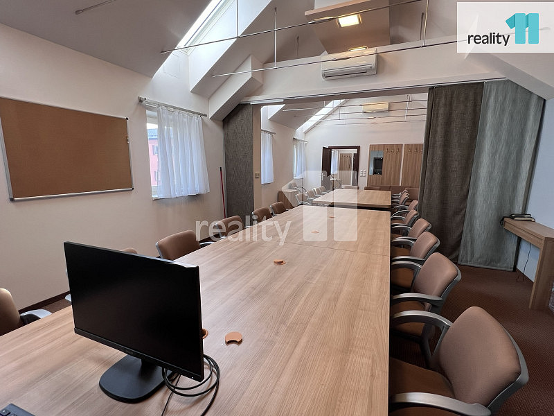 Pronájem kanceláře 81 m² — photo 2