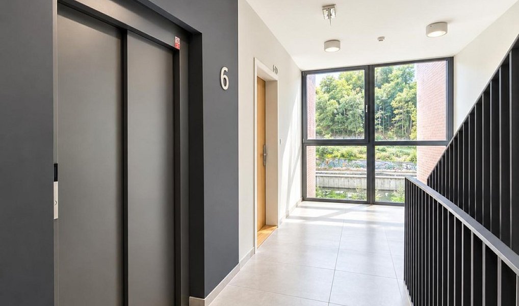 Pronájem bytu 2+kk 55 m², Praha – náhled fotky 12