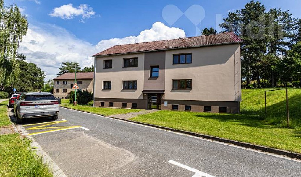 Prodej bytu 3+1 69 m², Chvaletice – fotka 1 z 19
