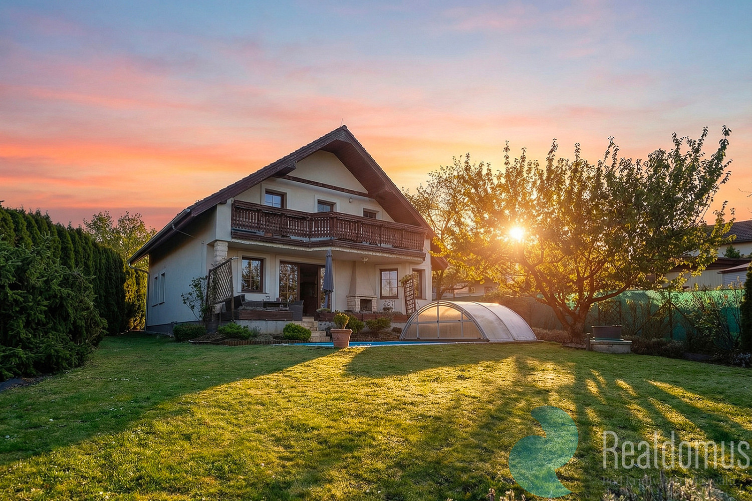 Prodej domu 174 m² s pozemkem 811 m² – fotografie 2