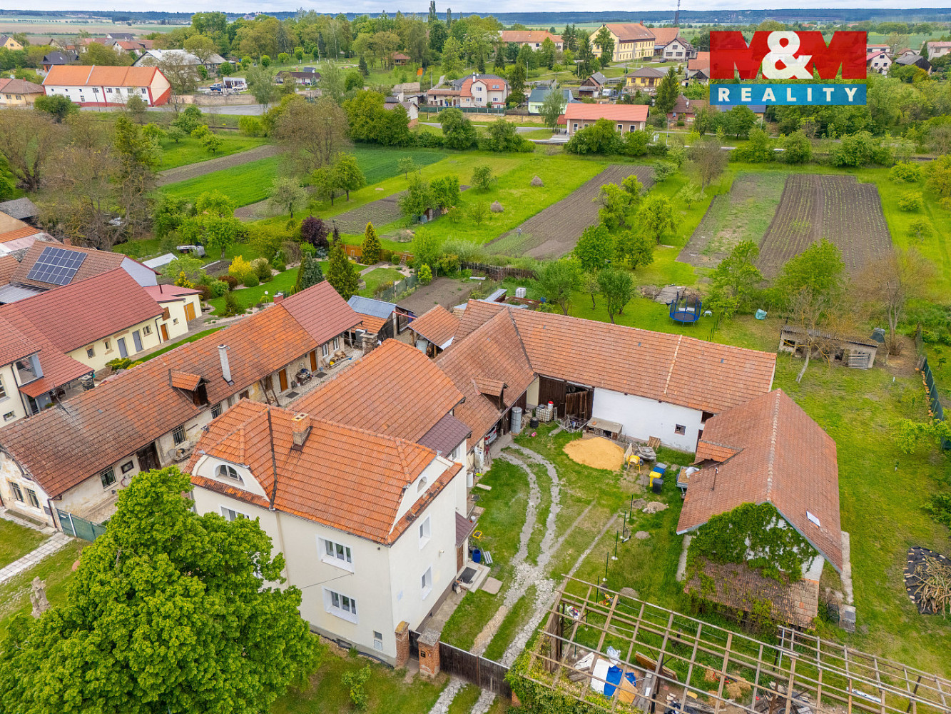 Prodej domu 400 m² s pozemkem 2 264 m² – fotografie 2