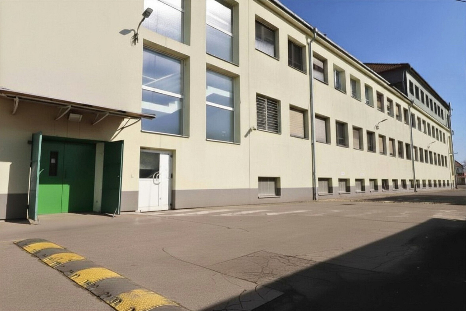 Pronájem kanceláře 179 m² – fotografie 4