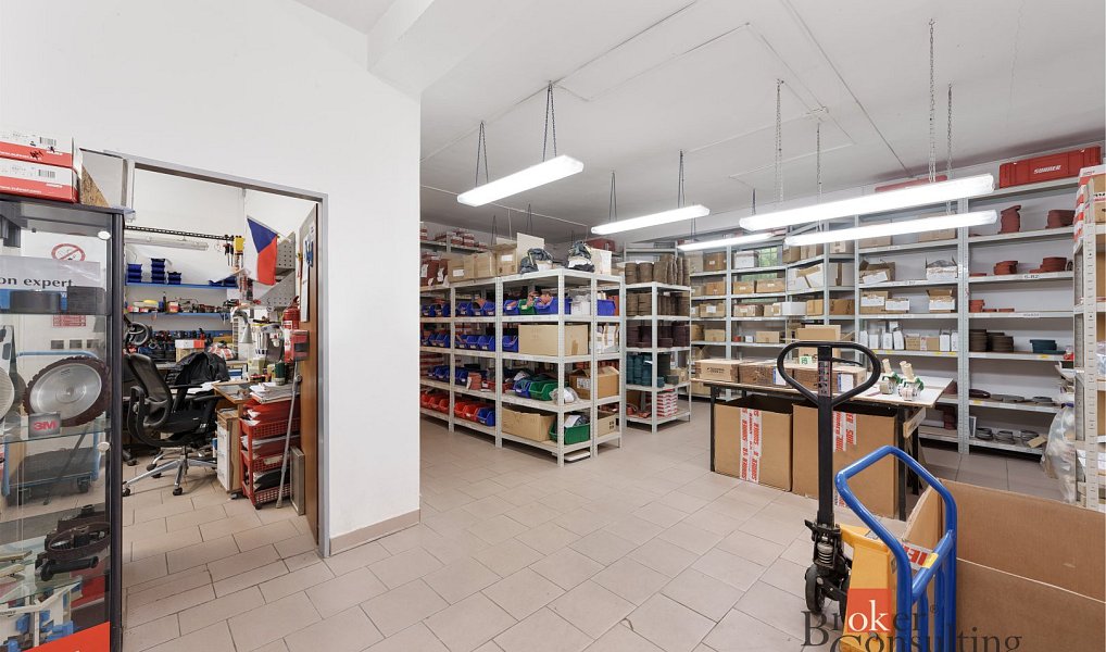 Prodej domu 1 000 m² s pozemkem 2 969 m², Hostivice – náhled fotky 49