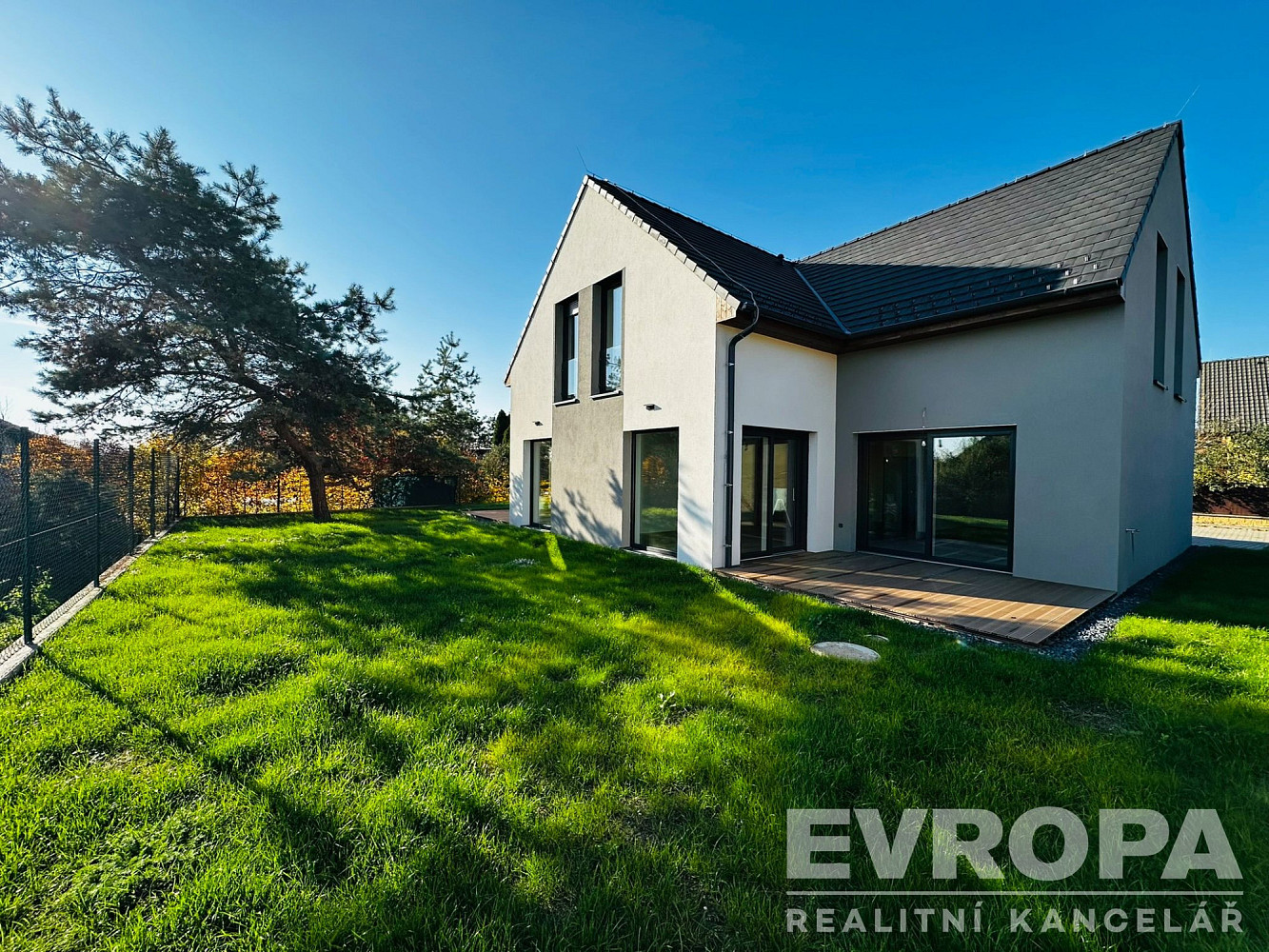 Prodej domu 129 m² s pozemkem 569 m² – fotografie 2
