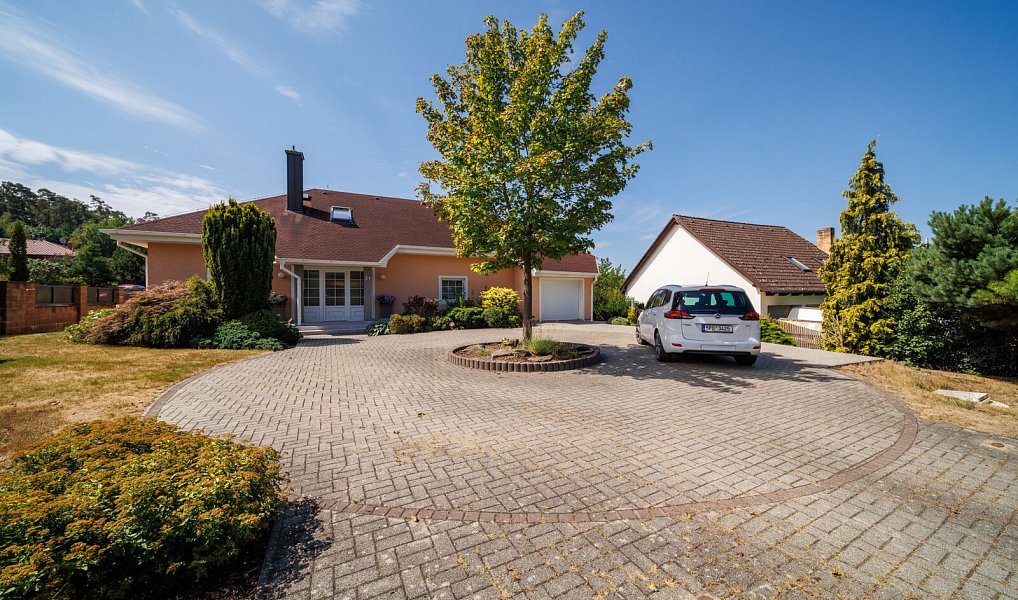 Prodej domu 300 m² s pozemkem 1 491 m², Luženičky – náhled fotky 40