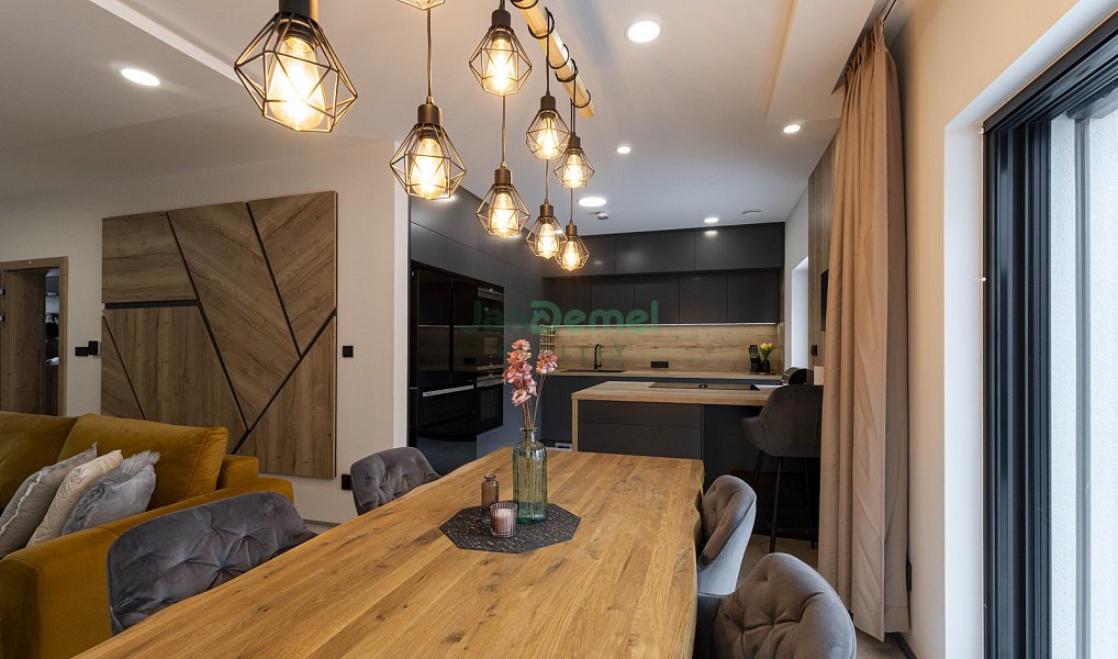 Prodej domu 199 m² s pozemkem 1 598 m², Píšť – náhled fotky 23