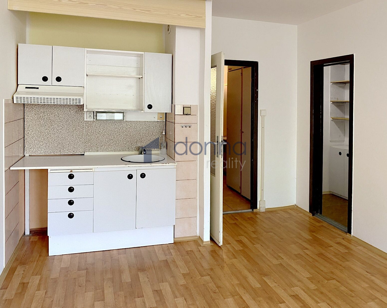 Pronájem bytu 1+kk 29 m² – fotografie 2