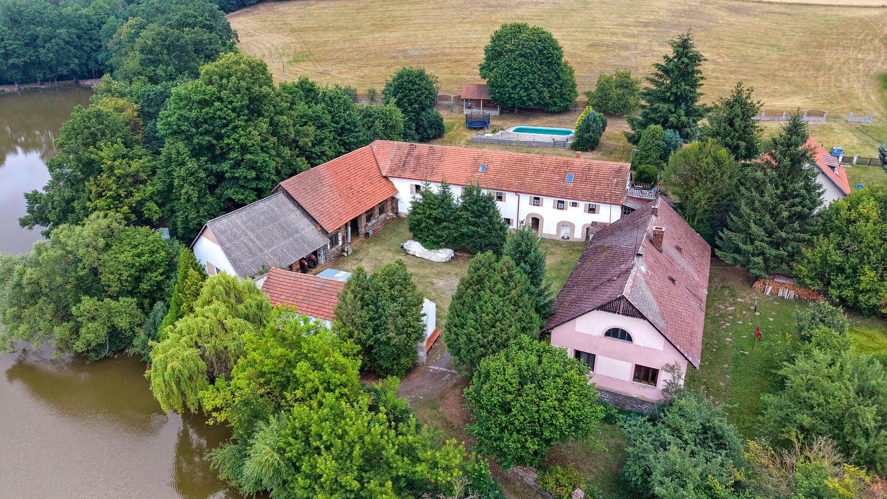 Prodej domu (jiného typu) 550 m² – fotografie 3
