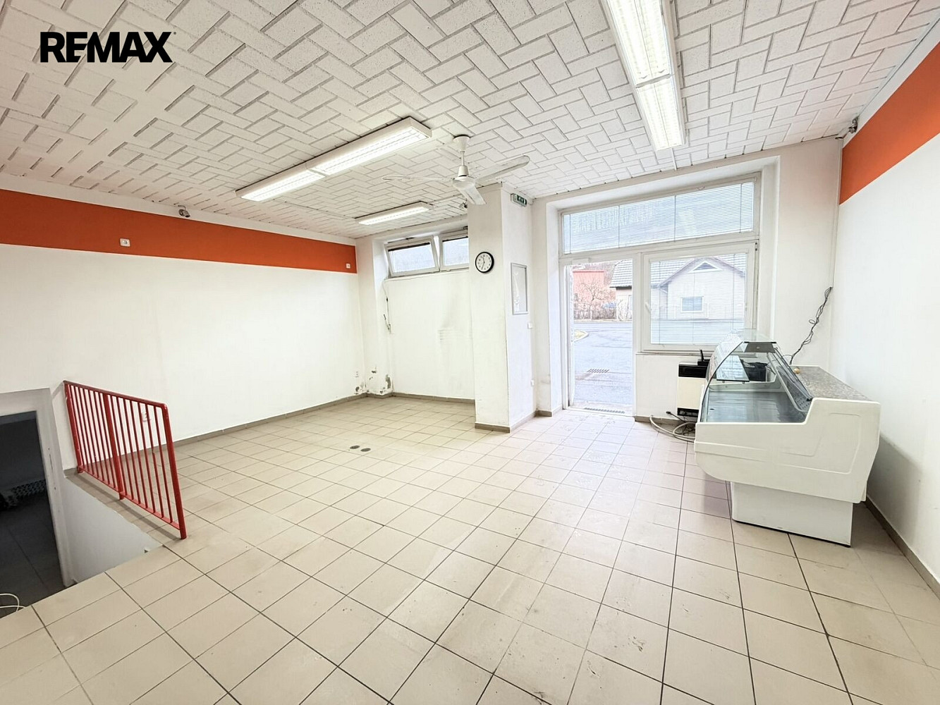 Prodej obchodních prostor 65 m² – fotografie 3