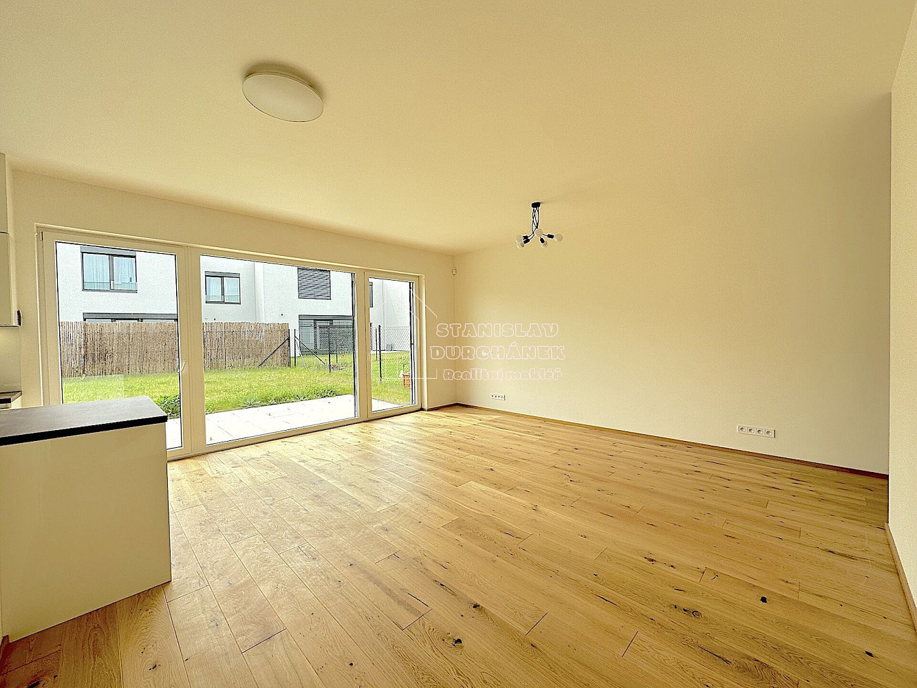 Pronájem domu 130 m² s pozemkem 230 m² — photo 2