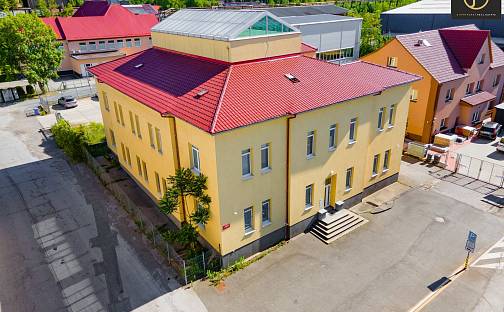 Pronájem kanceláře 449 m²
