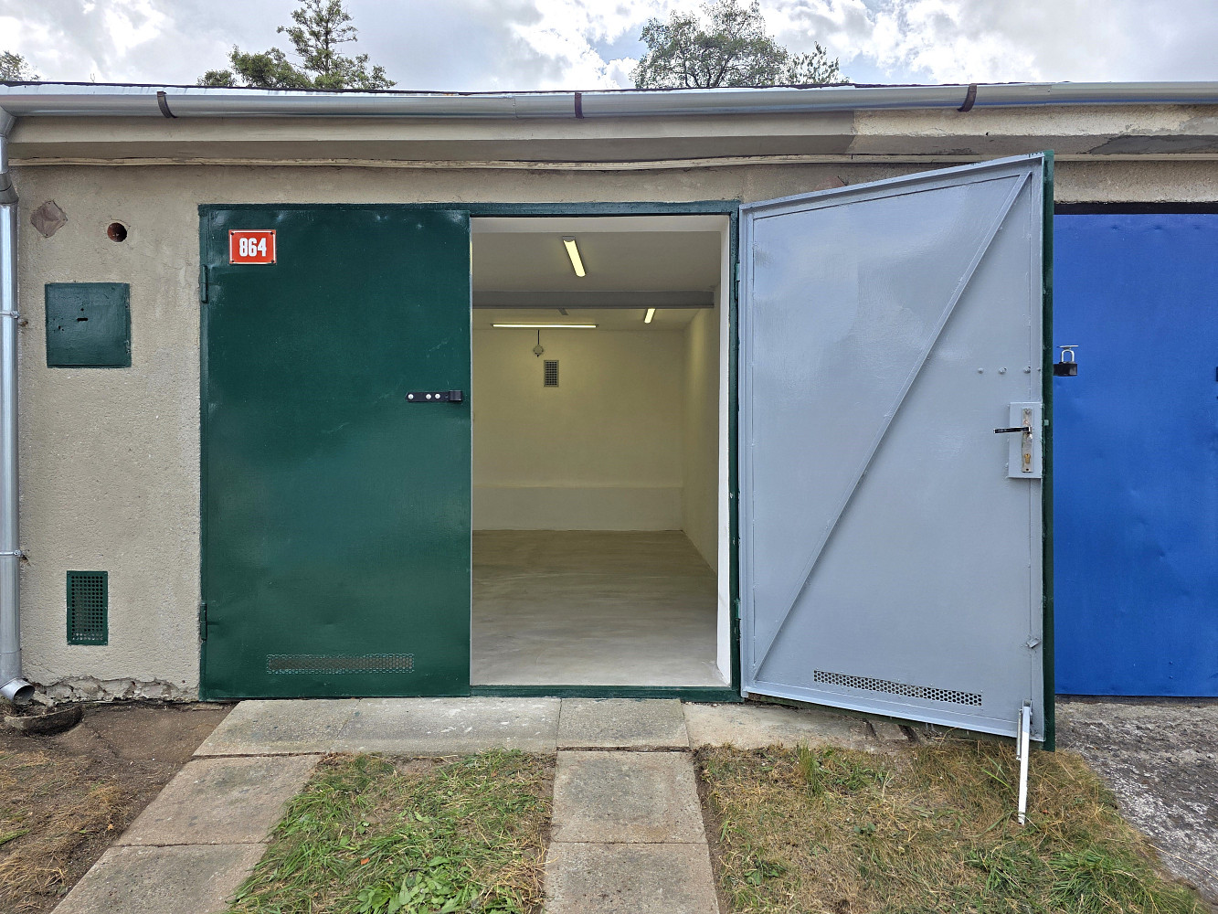 Prodej- nadstandardní zděná garáž 20m2 Velké Meziříčí – fotografie 5