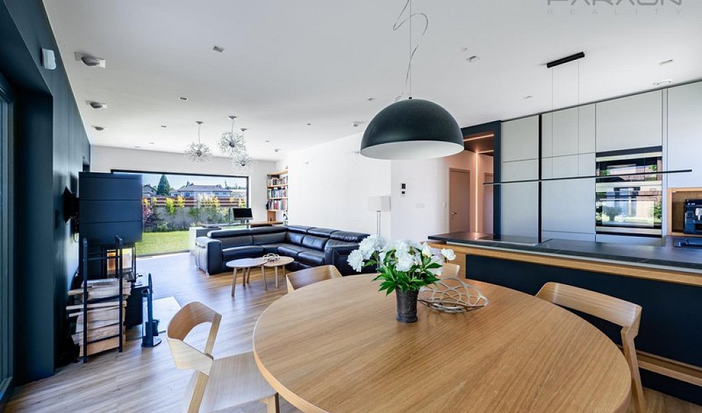 Prodej domu 132 m² s pozemkem 1 027 m², Mukařov – náhled fotky 2