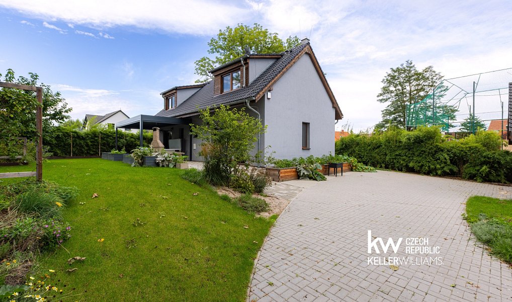 Prodej domu 145 m² s pozemkem 723 m², Zlonín – náhled fotky 12