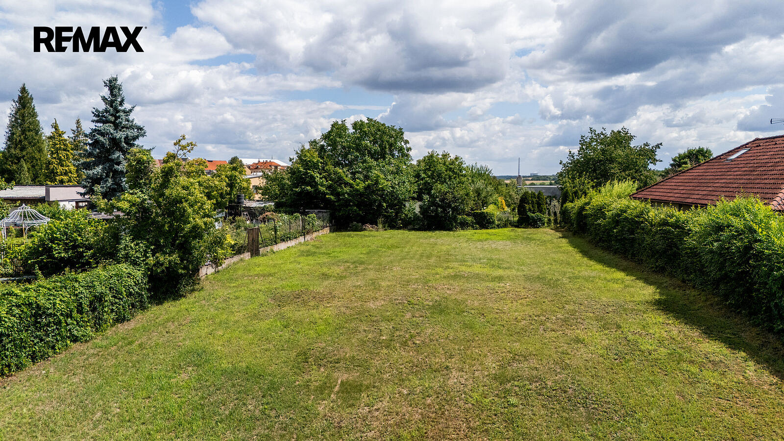 Prodej stavebního pozemku 990 m²