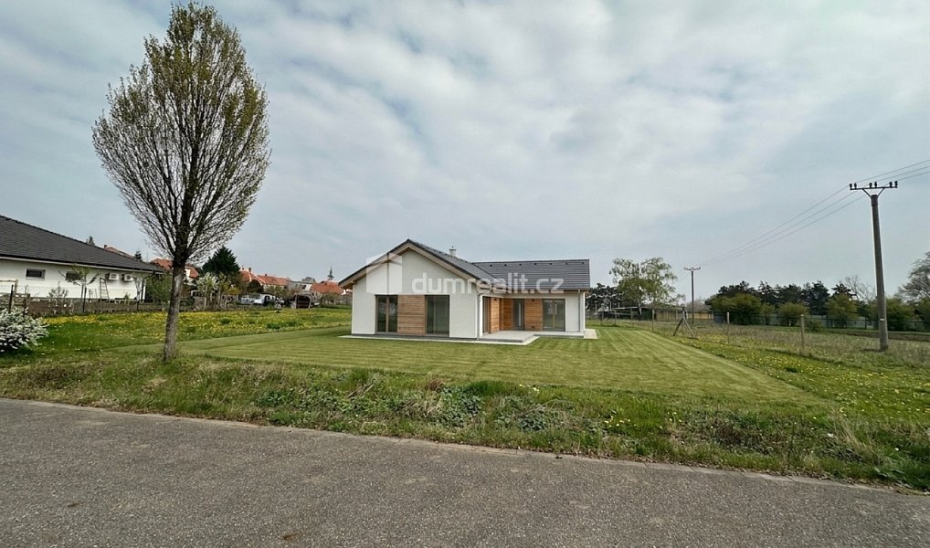 Prodej stavebního pozemku 1 269 m², Přítluky – náhled fotky 4