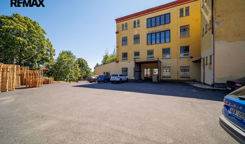 Prodej výrobních prostor 2 350 m², Aš – náhled fotky 4